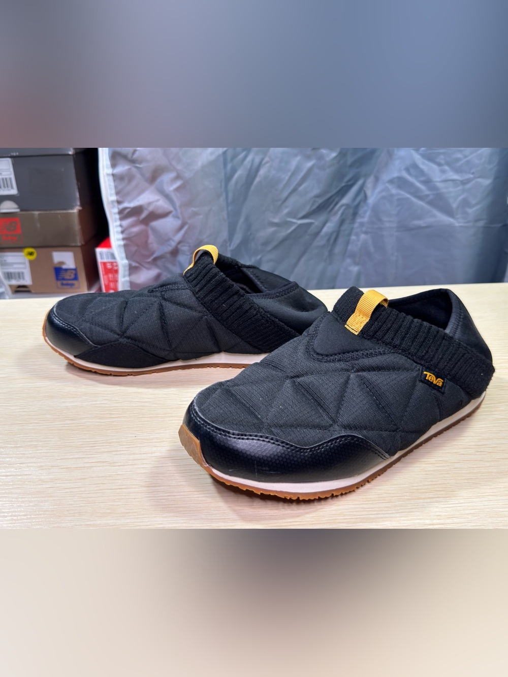 Teva Re Ember Mocs Slip-on Moccasin Women Size 7 Slippers Ripstop Quilted Shoes